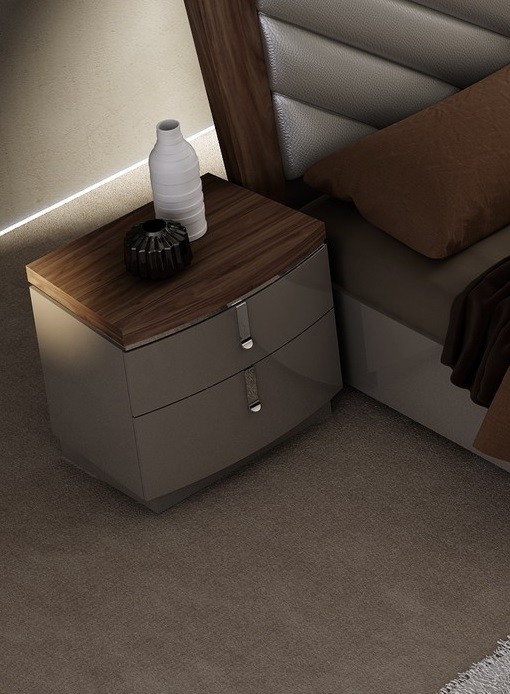 Washington Walnut Bedroom Nightstand